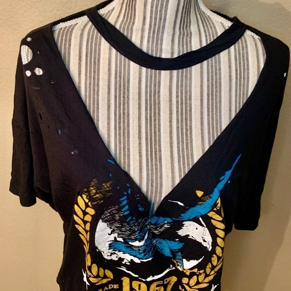 Distressed Top Large Black with Gold & Blue Graphic Eagle 1967 🦅 Cutout Holes - Picture 2 of 12